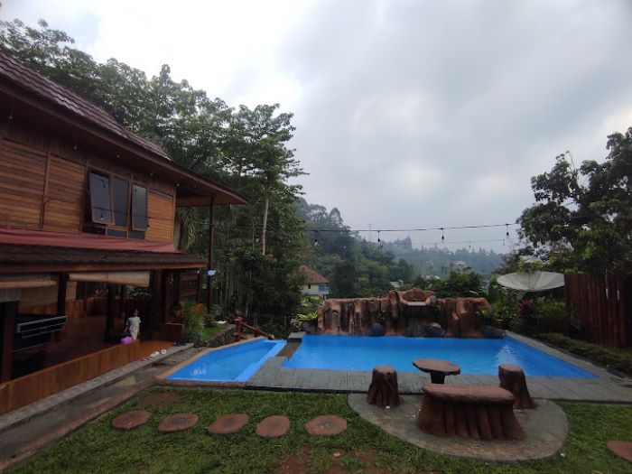 Villa Dingin di Puncak Bogor Paginya Ada Kabut Tipis, Surga Wisata Keluarga dengan Harga Bersahabat!