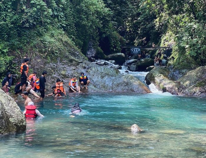 Wisata Alam Telaga Biru Cawene Bogor Airnya Cantik Banget Warna Biru