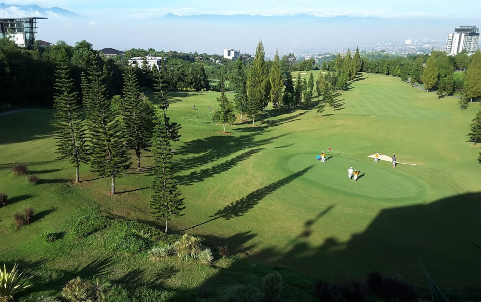 Liburan Bersama Keluarga Sambil Bermain Golf Cuma Bayar Rp400 Ribu, Cobain Main 18 Hole di Mountain View Golf Club Bandung