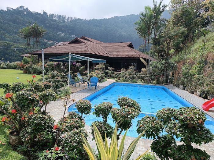 Villa Unik di Bogor Udara Segar Pemandangan Super Cakep dan Sunrise Langsung dari Kamar