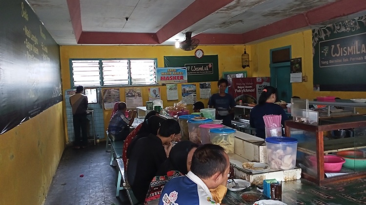 Warung Makan Murah di Jogja Langganan Mahasiswa, Makan Pecel Cuma Rp4 Ribuan Saja!