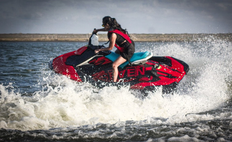 Liburan Panjang Hari Raya Waisak Bisa Main Jetski, Watersport, Banana Boat, dan Flying Fox Serta Keindahan Alam di Laguna Pantai Ini