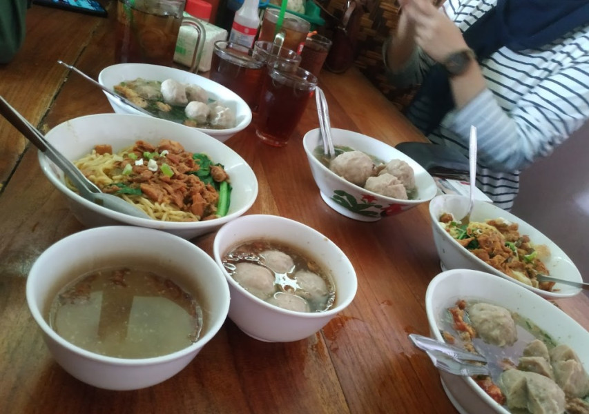 Kuliner Unik Bakso Seuseupan Bogor, Tekstur Kulit Renyah, Tetelan Goreng dan Cita Rasa Bakso Legendaris di Kota Hujan