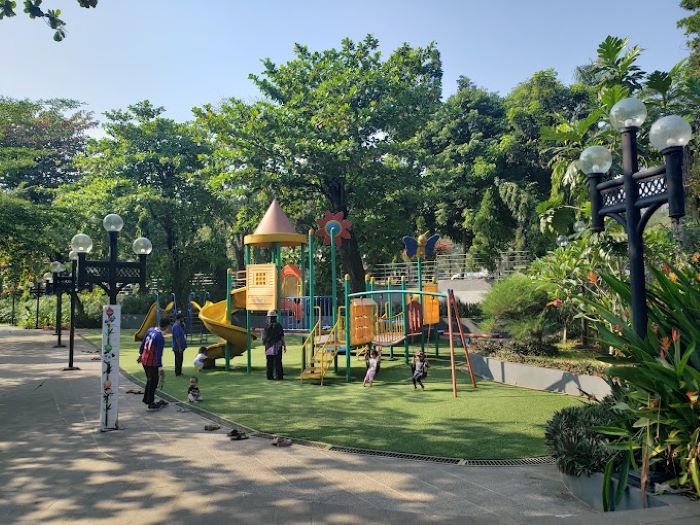 Tempat Wisata Nol Rupiah di Cibinong, Kids Friendly Favorit Semua Keluarga Nih!