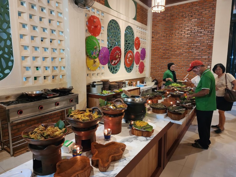 Makan Malam Murah Rasa Resto? Cuma di Tectona Grandis, Nasi Goreng Ala Restoran Mulai 15 Ribu!