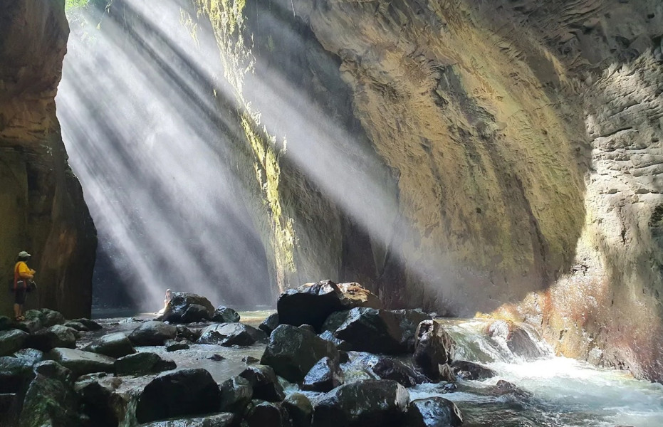 Wisata Healing Ala Grand Canyon Tapi Bukan di Amerika, Cuma dari Majalengka Dapat View Cahaya Ilahi dan Pelangi Cantik