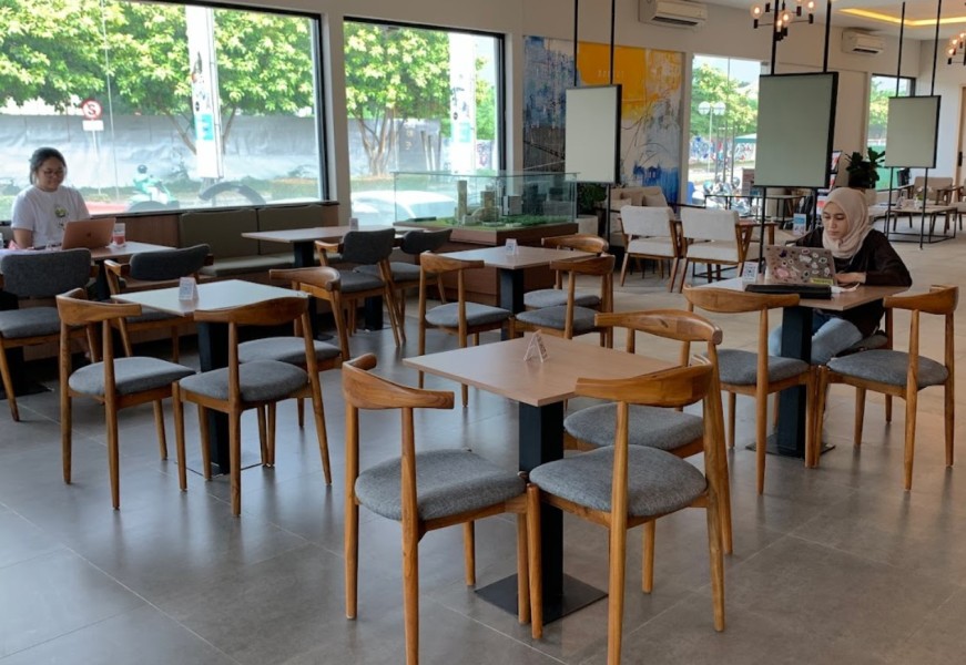Dua Coffee Bintaro Jadi Favorit Warga Tangerang Selatan, Menu Andalan dari Hainan Chicken Rice sampai Affogato