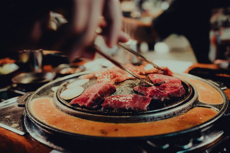 Buka Puasa Seru dengan All You Can Eat Korean BBQ di Restoran Hotel Mewah Royal Tulip Gunung Geulis Resort & Golf