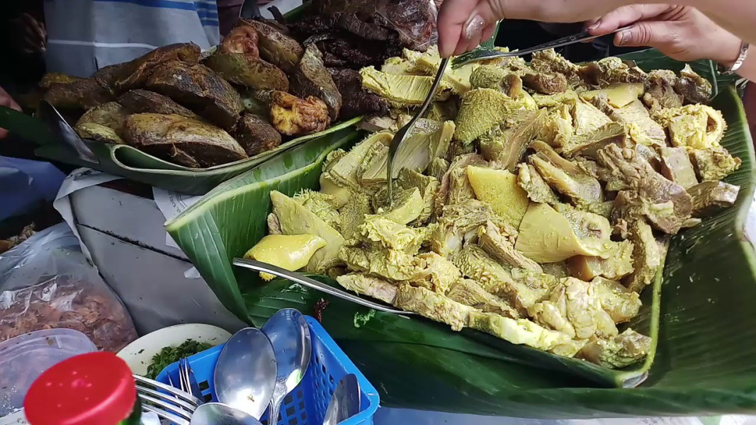 Menikmati Soto Kuning Pikulan Bogor, Khusus Buat Pecinta Kuliner Legendaris