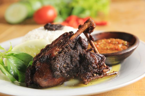 Mau Makan Bebek Madura di Bogor? Cus ke Sini Sekarang Juga