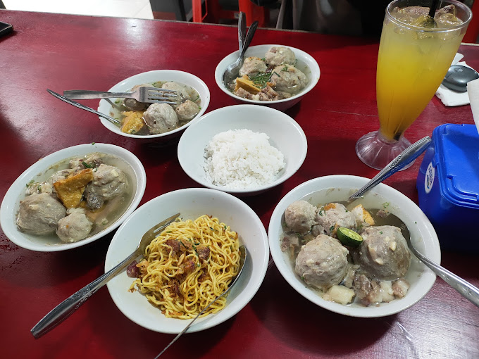 Bakso Viral di Bandung, Nikmat Banget Makan Kuah Kaldu Iga Sama Nasi