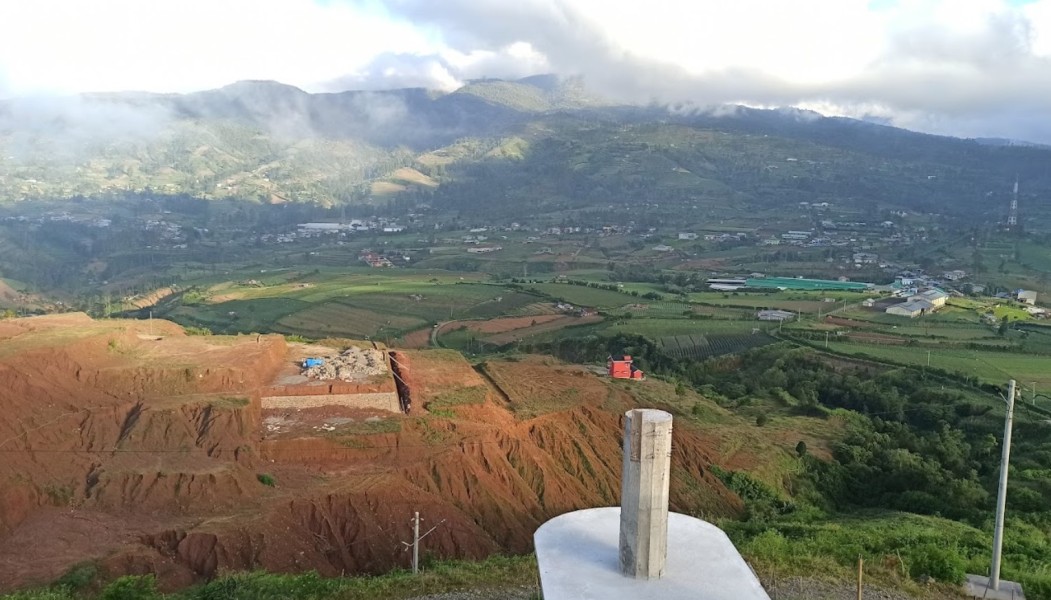 Wisata Baru Netes di Puncak Gunung dengan Vibes Eropa dan Asia, Wahana Super Komplit Tiketnya Murah Banget!