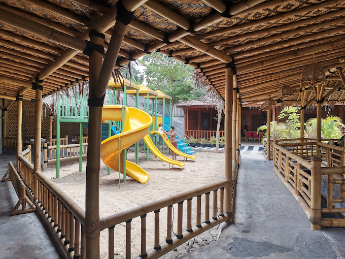 30 Menit dari Jakarta, Resto Kids Friendly Ini Punya Playground yang Cocok Buat Anak Suka Koprol