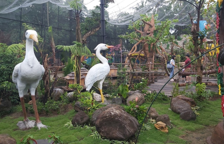 Ibarbo Park Carnival Aviary Terbesar di Indonesia, keliling Park dengan Dino Dokar Dijamin Anak Kamu Suka
