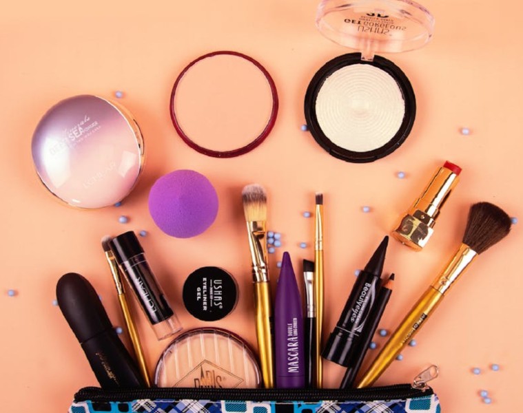 5 Surga Belanja Makeup Buat Para Wanita di Bogor, Langsung Intip Toko Kosmetik dengan Harga Murmer Ini!