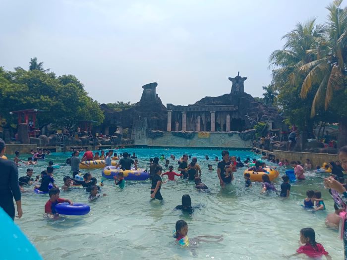 Inilah Waterpark Terbesar di Jakarta, Wahana Seru Harga Tiket Masuk Terjangkau