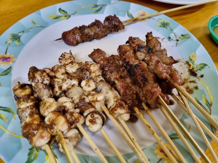 Tempat Makan Sate Legendaris di Bogor yang Tak Pernah Sepi Selama 35 Tahun, Sate Cicurug Pak Unang!