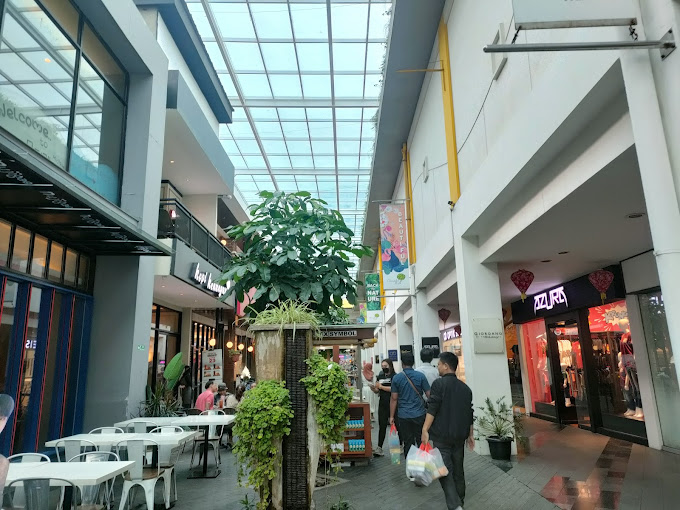 Wisata Belanja Bandung, Healing di Mall yang Punya Konsep Indoor Outdoor Bikin Pikiranmu Segar