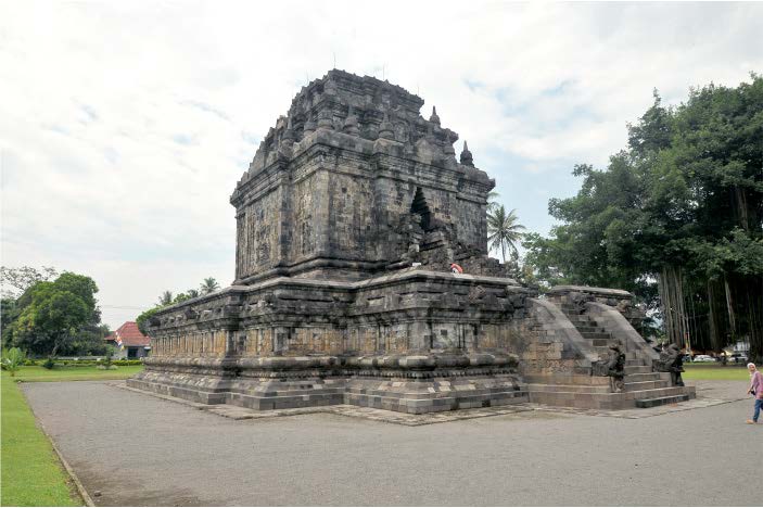 Wisata Sejarah 10 Candi Peninggalan Kerajaan Mataram Kuno di Indonesia