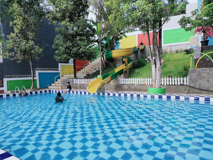 Spot Wisata Baru di Bandung Timur,  Bisa Staycation Lengkap dengan Kolam Renang dan Playground