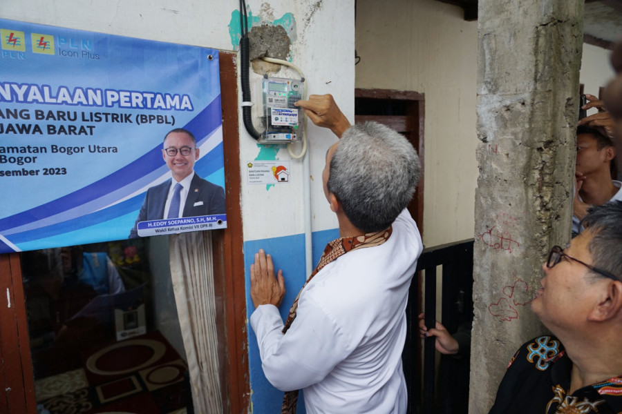 Program Bantuan Pasang Baru Listrik Sasar Wilayah Kelurahan Cimahpar Kota Bogor