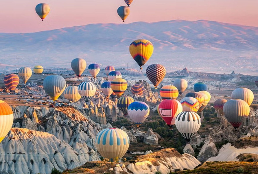 Cappadocia Impian Tercapai di Lembang Bandung Bisa Naik Balon Udara Raksasa dengan Pemandangan Menakjubkan Modal Rp35 Ribuan Lho