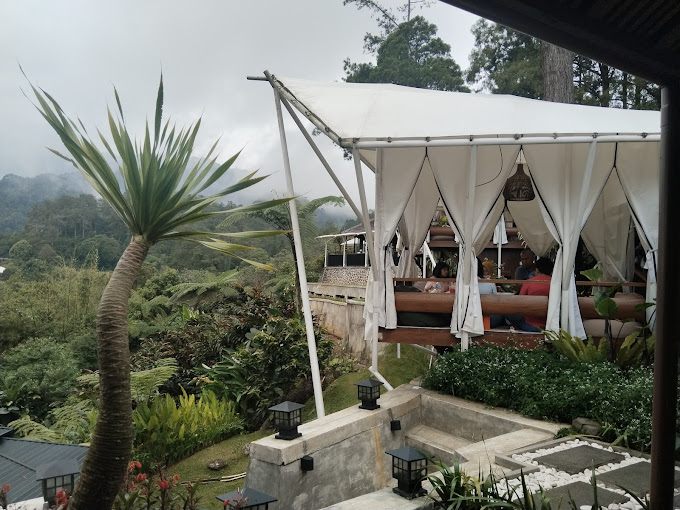 Restoran Mewah Favorit Keluarga di Puncak Bogor, Dilengkapi Aliran Sungai yang Syahdu