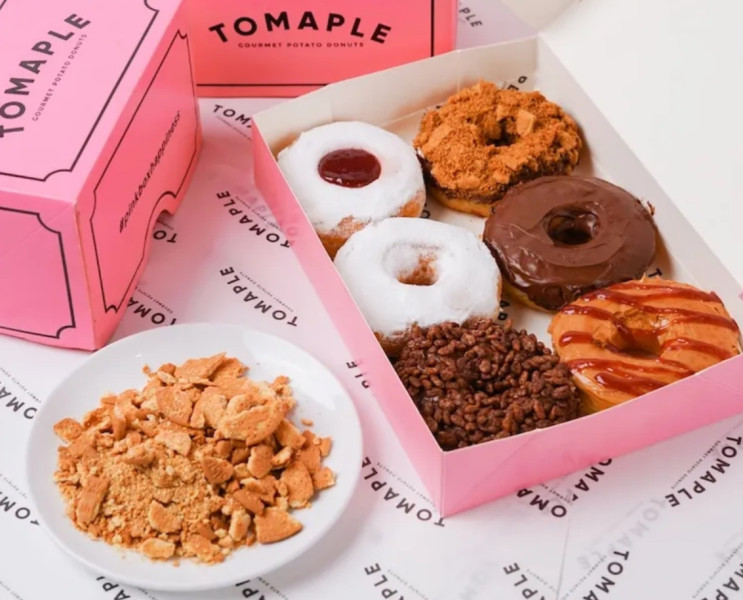 Cobain Tomaple yuk, Donat Kentang Premium yang Rasanya Legit dengan Berbagai Topping