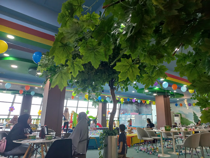Review Kafe yag Punya Playground Luas dan Gratis di Bekasi, Ibu-ibu Bisa Nongkrong Cantik dengan Hati Tenang