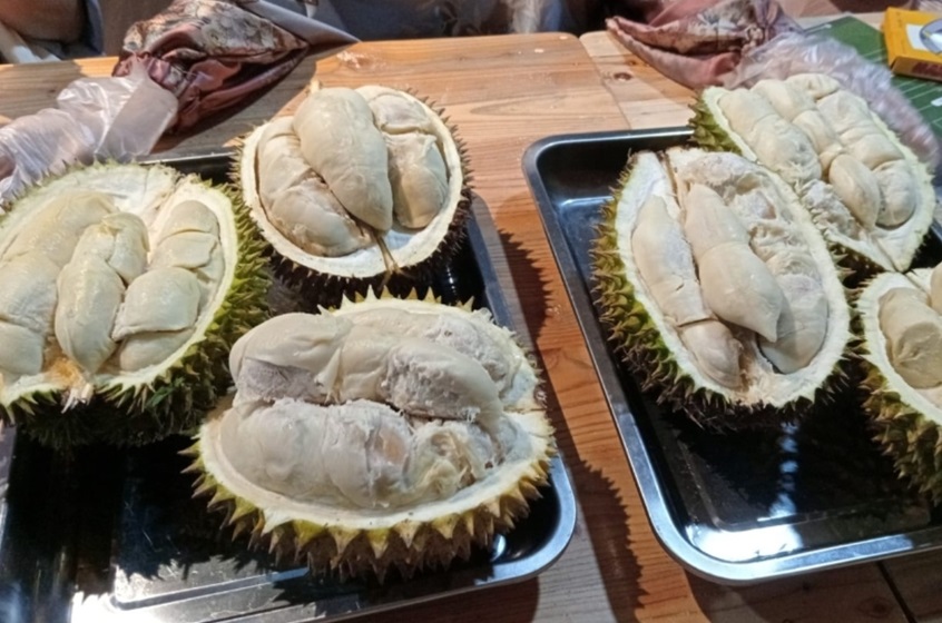 Nyobain Sensasi Durian Sepuasnya di Durian Keliling Store Bogor, Makan Sampai Mabok Durian Cuma Rp 150 Ribu Paket All You Can Eat