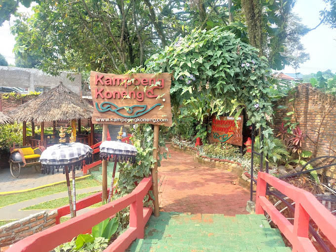 Kampung Koneng: Restoran Keluarga dengan Wajah Baru dan Pemandangan Gunung Pancar