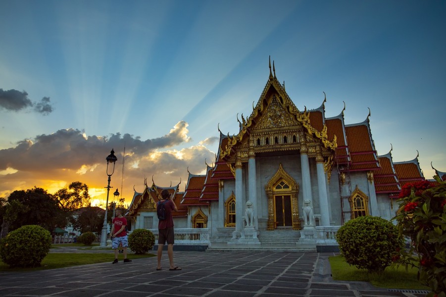 Mau Travelling ke Thailand? Budget Segini Cukup Buat Makan Enak dan Menginap di Tempat yang Keren